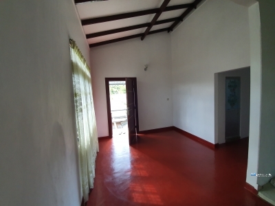 Upstairs House for Rent in Mulleriyawa
