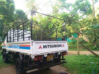 Mitsubishi Single Wheel Lorry 2009
