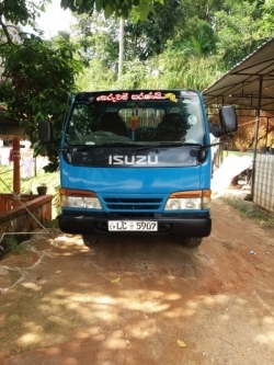Isuzu Dump Truck 2002