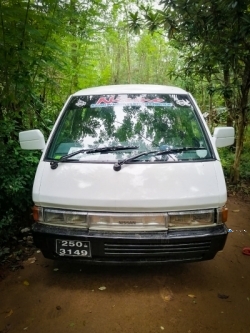 Nissan Largo 1994