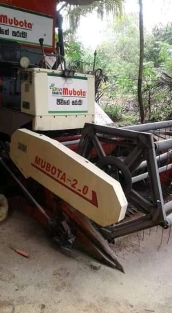 Mubota 220 Harvester